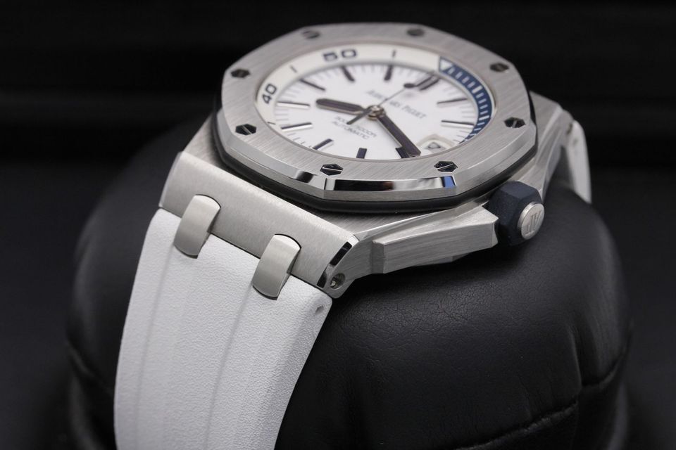 Audemars Piguet Royal Oak Offshore 15710ST.OO.A010CA.01 Image 2